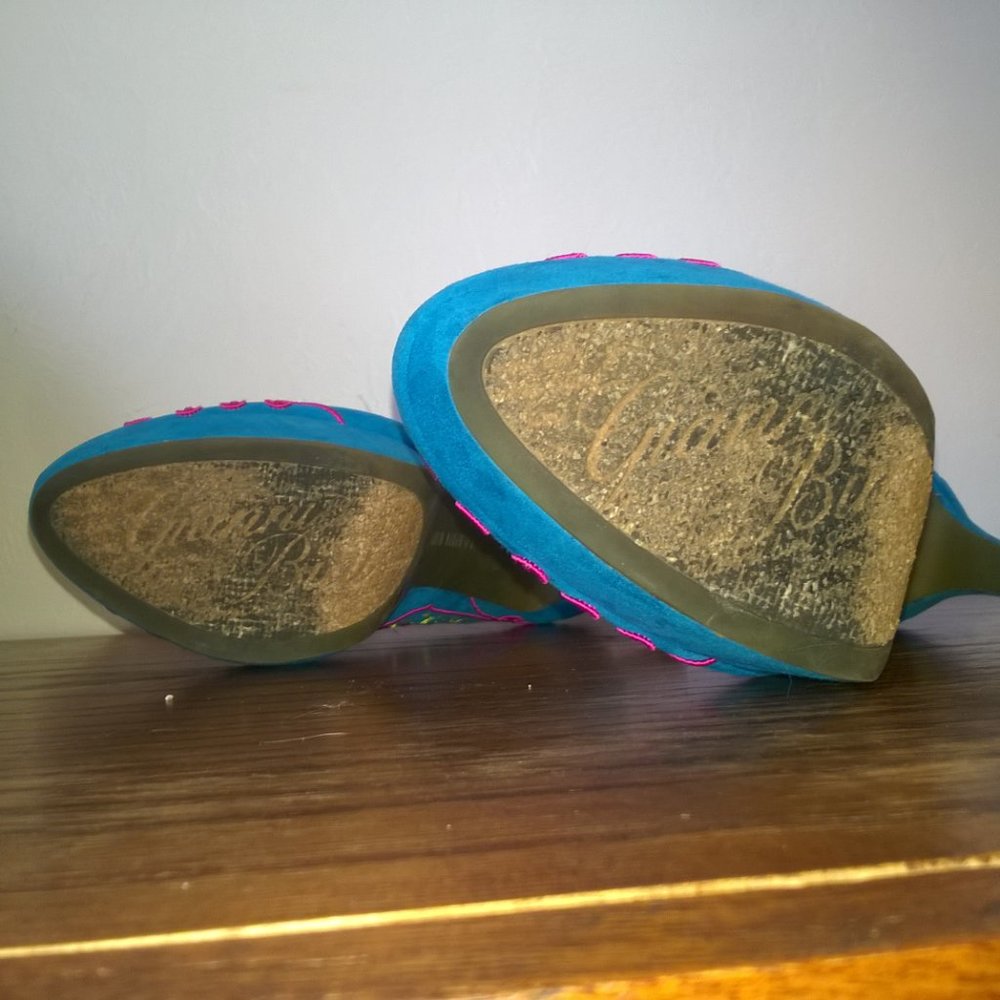 Spring Time Embroidered Heels - Picture 5 of 10